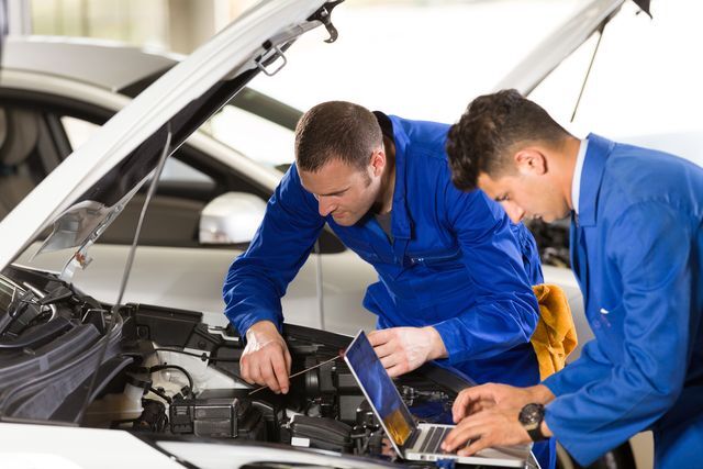 What do you have to consider in choosing an auto shop management software vendor?